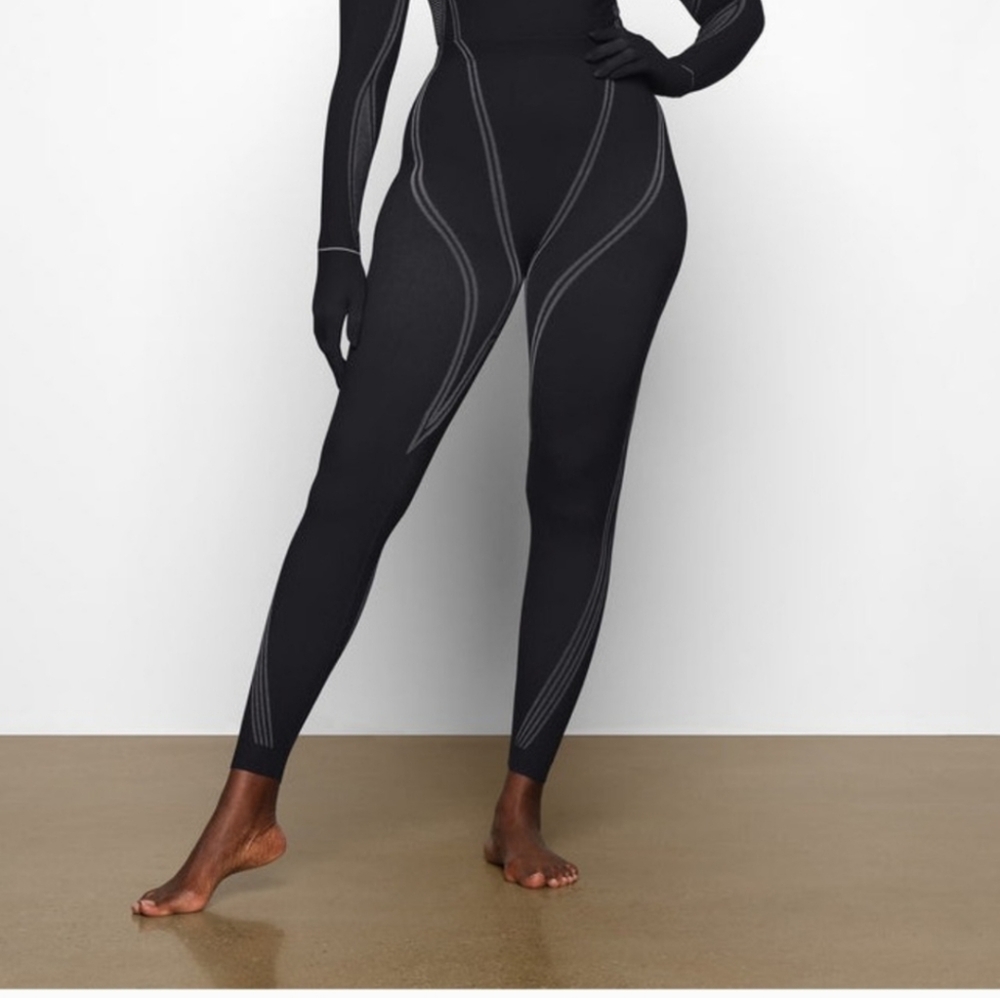 Skims NWT First Layer Legging Onyx XXS